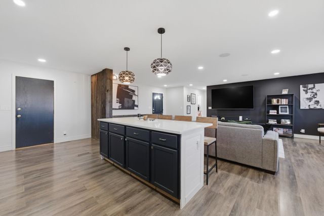 4819 E Willow Point Ct, Bel Aire, KS 67220