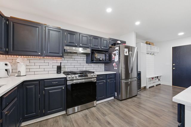 4819 E Willow Point Ct, Bel Aire, KS 67220