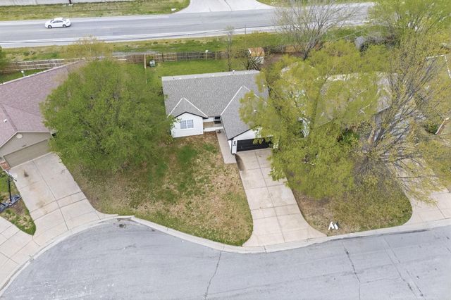 4819 E Willow Point Ct, Bel Aire, KS 67220