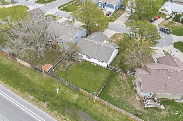 4819 E Willow Point Ct, Bel Aire, KS 67220