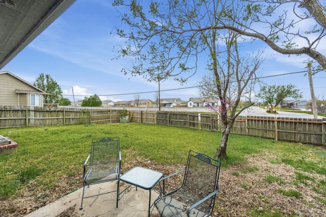 4819 E Willow Point Ct, Bel Aire, KS 67220