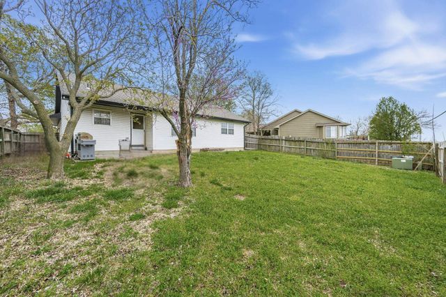 4819 E Willow Point Ct, Bel Aire, KS 67220