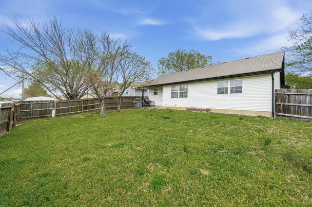 4819 E Willow Point Ct, Bel Aire, KS 67220