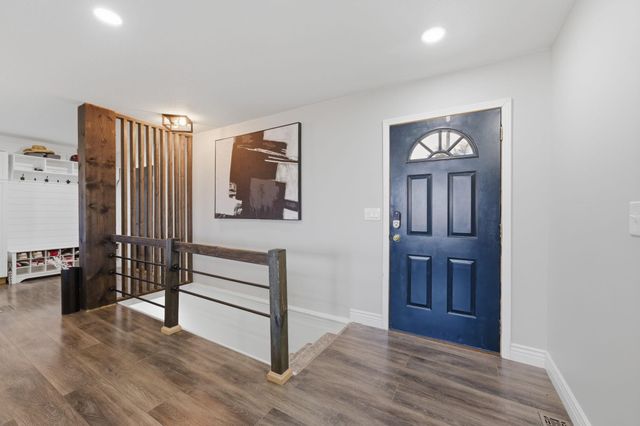 4819 E Willow Point Ct, Bel Aire, KS 67220