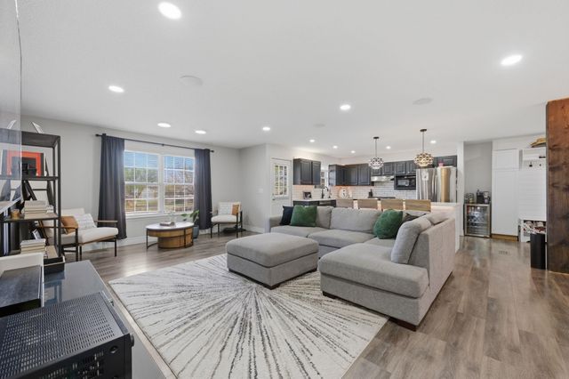 4819 E Willow Point Ct, Bel Aire, KS 67220