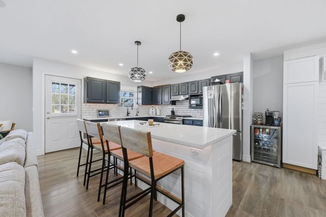 4819 E Willow Point Ct, Bel Aire, KS 67220