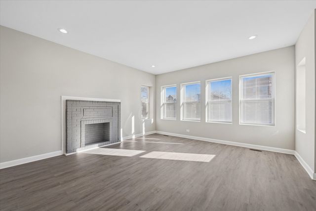 8018 S Harvard Avenue, Chicago, IL 60620