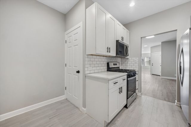 8018 S Harvard Avenue, Chicago, IL 60620