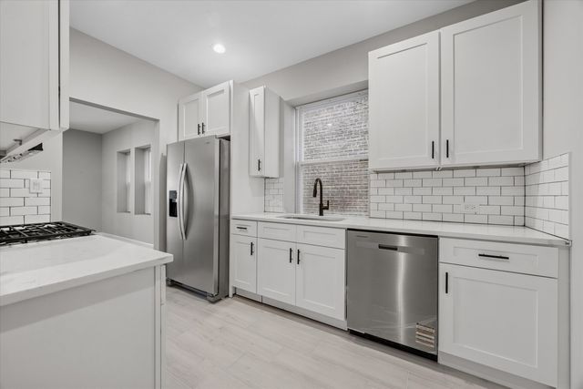 8018 S Harvard Avenue, Chicago, IL 60620