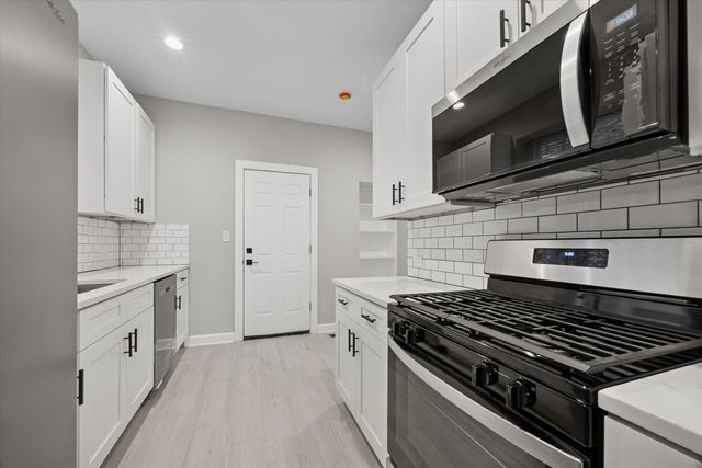 8018 S Harvard Avenue, Chicago, IL 60620