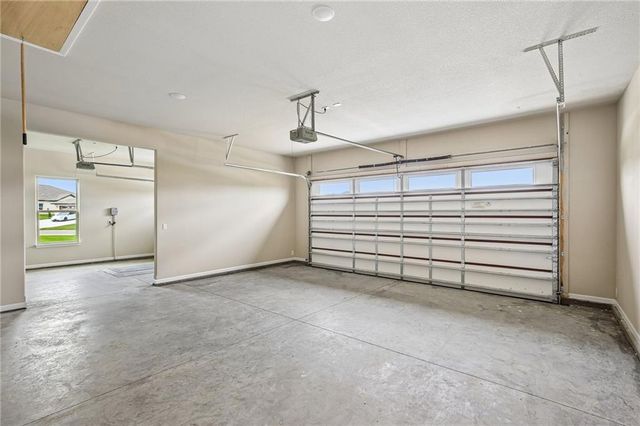 22675 W 89th Street, Lenexa, KS 66227