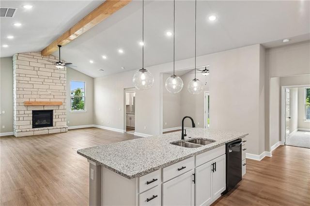 22675 W 89th Street, Lenexa, KS 66227