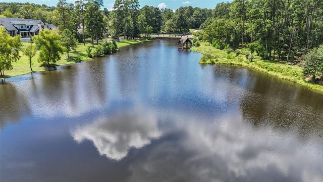 10332 Hunter Creek Lane, Conroe, TX 77304