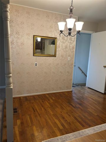 740 Sheffield Drive, Madison Heights, MI 48071