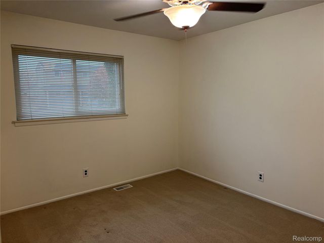 740 Sheffield Drive, Madison Heights, MI 48071