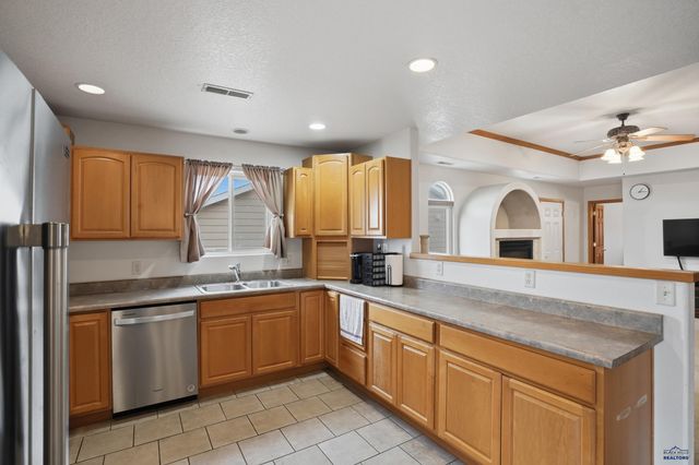 2556 SMITH AVE, Rapid City, SD 57701