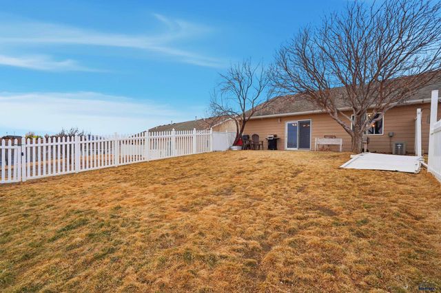 2556 SMITH AVE, Rapid City, SD 57701