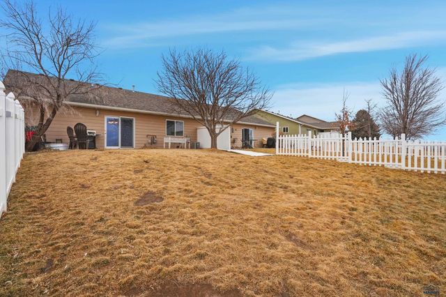 2556 SMITH AVE, Rapid City, SD 57701