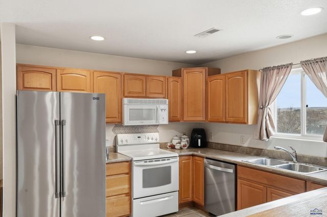 2556 SMITH AVE, Rapid City, SD 57701