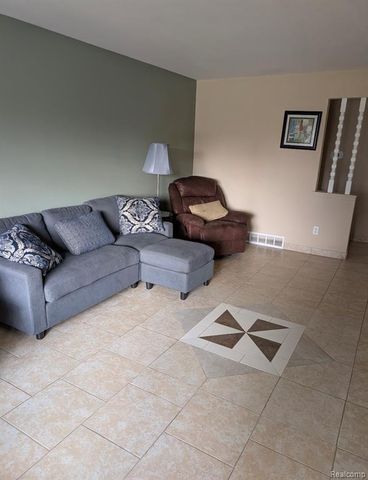 12423 Deming Drive, Sterling Heights, MI 48312