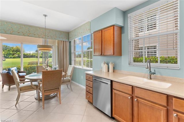 1595 Winding Oaks WAY 103, Naples, FL 34109