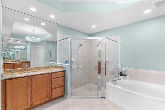 1595 Winding Oaks WAY 103, Naples, FL 34109