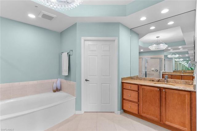 1595 Winding Oaks WAY 103, Naples, FL 34109