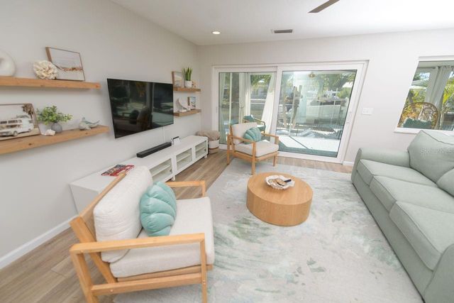 1472 47TH AVENUE NE, St Petersburg, FL 33703