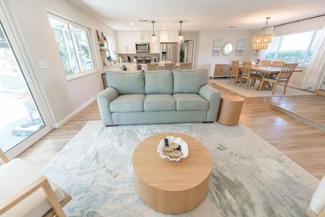 1472 47TH AVENUE NE, St Petersburg, FL 33703