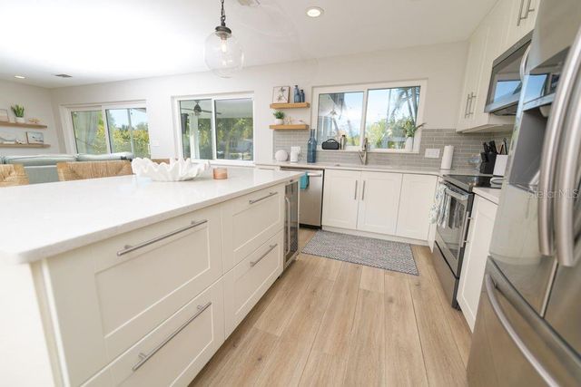 1472 47TH AVENUE NE, St Petersburg, FL 33703