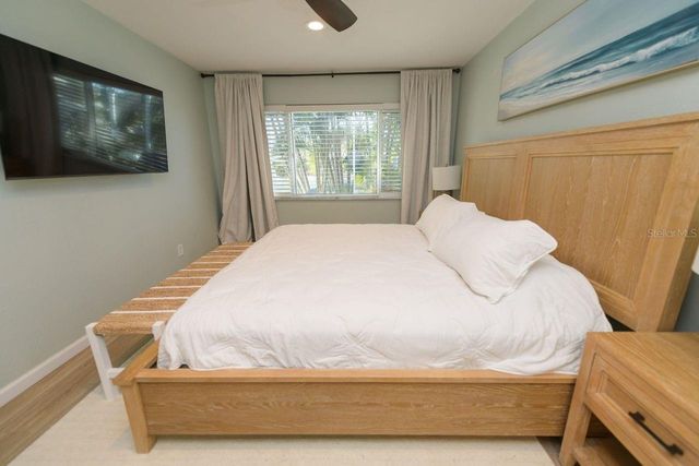 1472 47TH AVENUE NE, St Petersburg, FL 33703