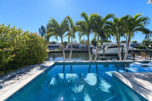 1472 47TH AVENUE NE, St Petersburg, FL 33703