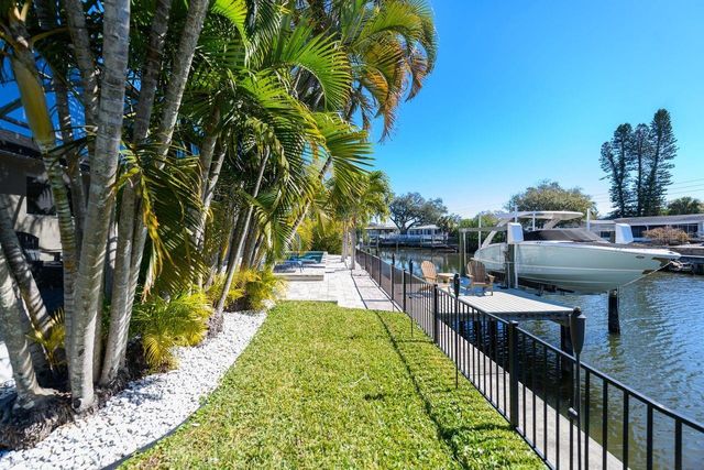 1472 47TH AVENUE NE, St Petersburg, FL 33703