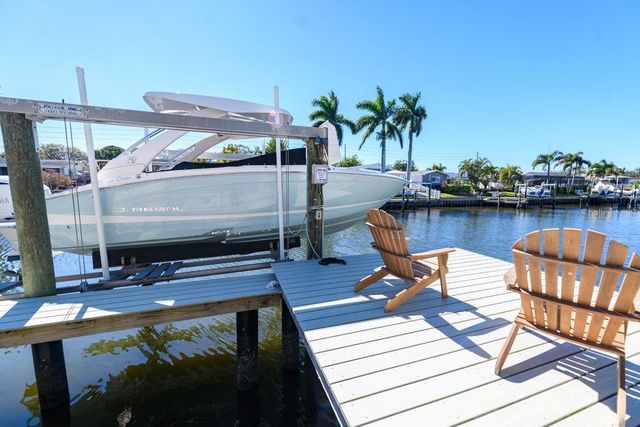 1472 47TH AVENUE NE, St Petersburg, FL 33703