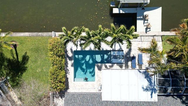 1472 47TH AVENUE NE, St Petersburg, FL 33703