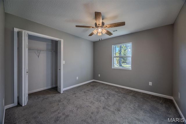 23350 Marvel Dr, Lebanon, MO 65536