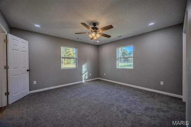 23350 Marvel Dr, Lebanon, MO 65536