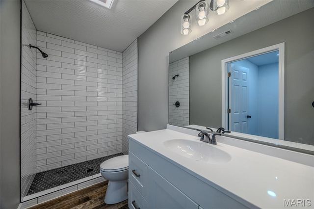 23350 Marvel Dr, Lebanon, MO 65536