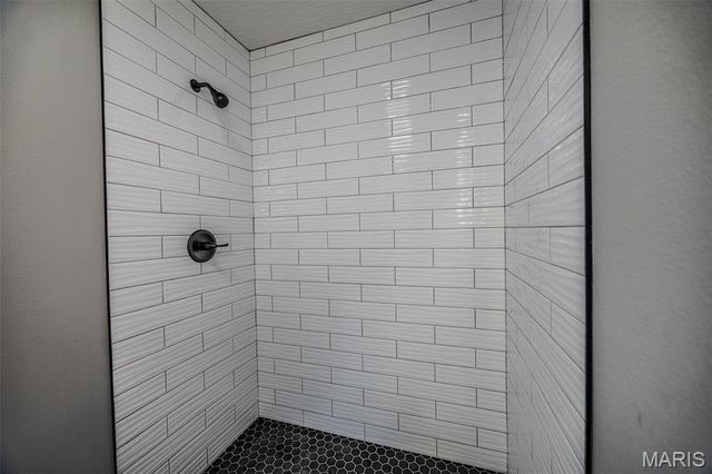 23350 Marvel Dr, Lebanon, MO 65536