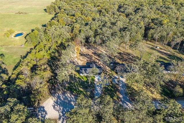 23350 Marvel Dr, Lebanon, MO 65536