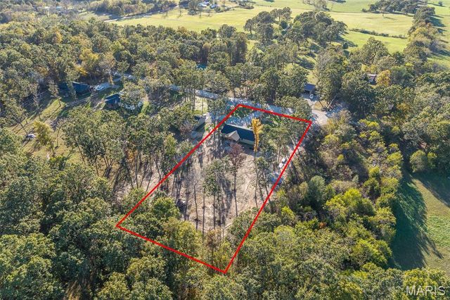 23350 Marvel Dr, Lebanon, MO 65536