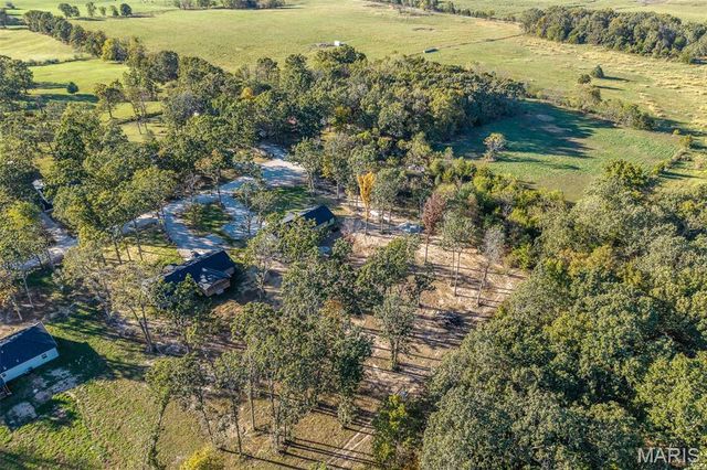 23350 Marvel Dr, Lebanon, MO 65536