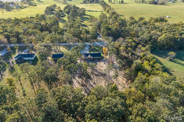 23350 Marvel Dr, Lebanon, MO 65536