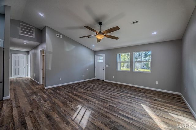 23350 Marvel Dr, Lebanon, MO 65536