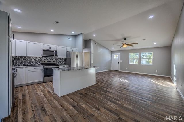 23350 Marvel Dr, Lebanon, MO 65536