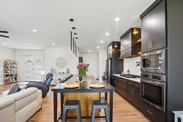 1887 E Cobblestone Drive, Ozark, MO 65721