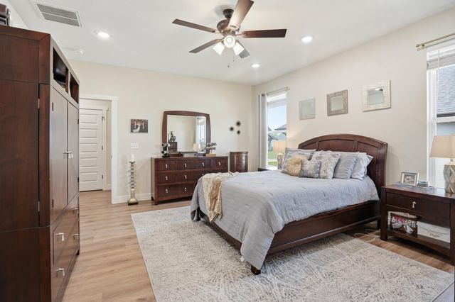 1887 E Cobblestone Drive, Ozark, MO 65721