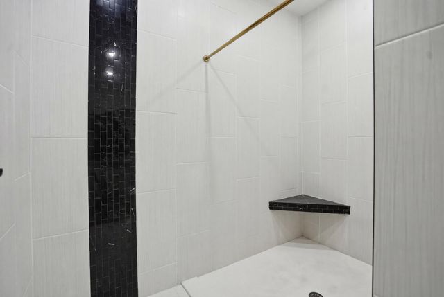 1887 E Cobblestone Drive, Ozark, MO 65721