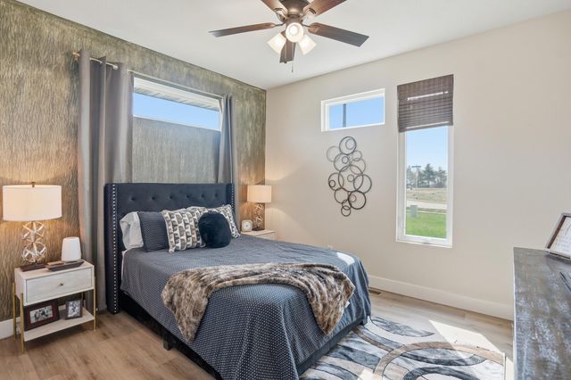 1887 E Cobblestone Drive, Ozark, MO 65721