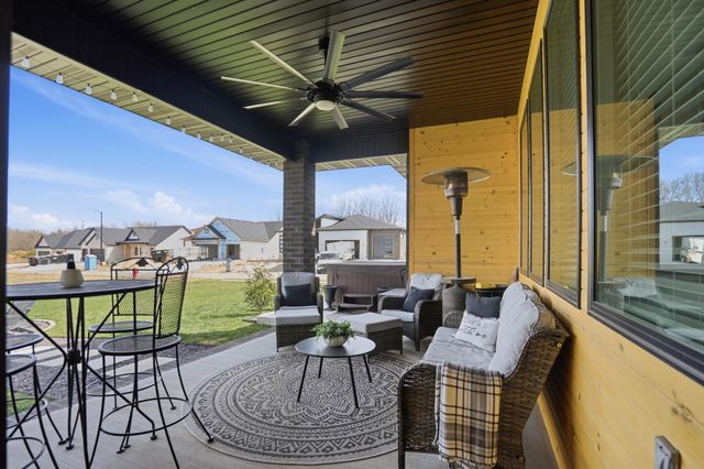 1887 E Cobblestone Drive, Ozark, MO 65721